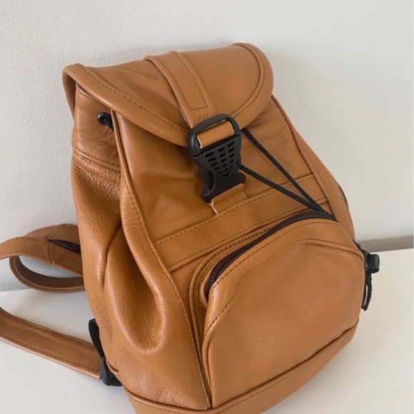 Genuine Leather cognac Backpack - Picture 6 of 10